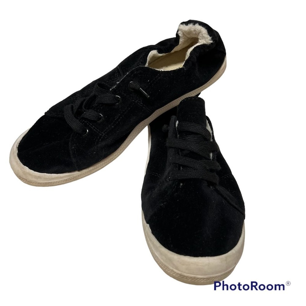 Torrid Black Velvet Fleece Lined Riley Sneakers 10 WW wide